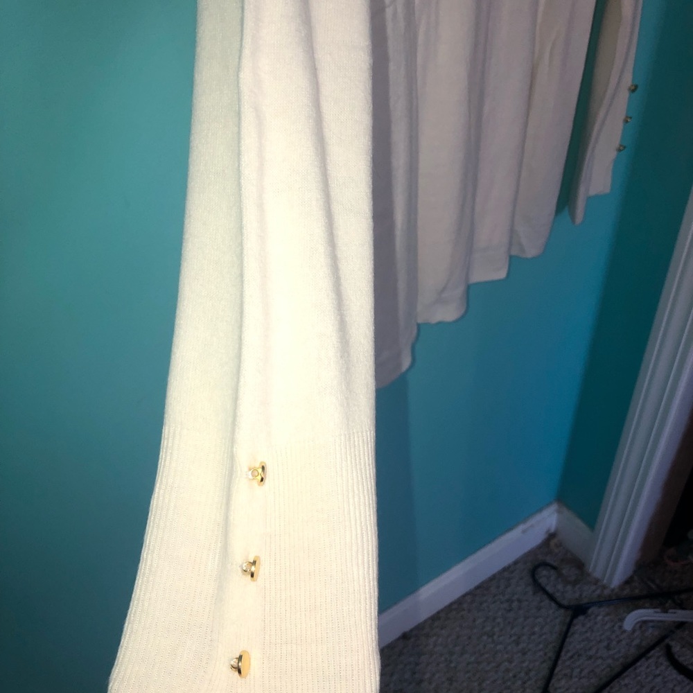 NEVER BEEN WORN!!! Cream color knit sweater
